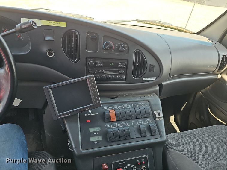 image for item DP6445 2000 Ford E450 ambulance