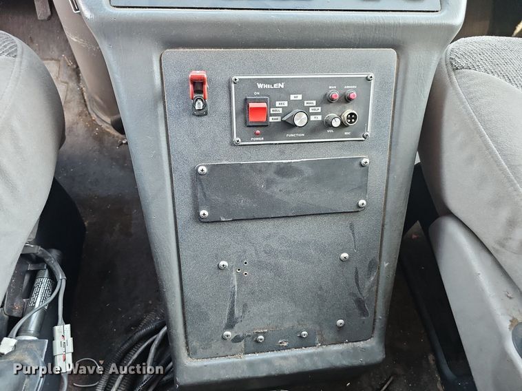 image for item DP6445 2000 Ford E450 ambulance