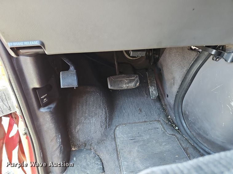 image for item DP6445 2000 Ford E450 ambulance