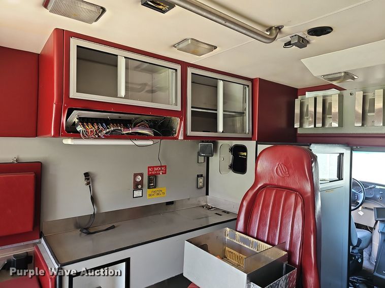 image for item DP6445 2000 Ford E450 ambulance