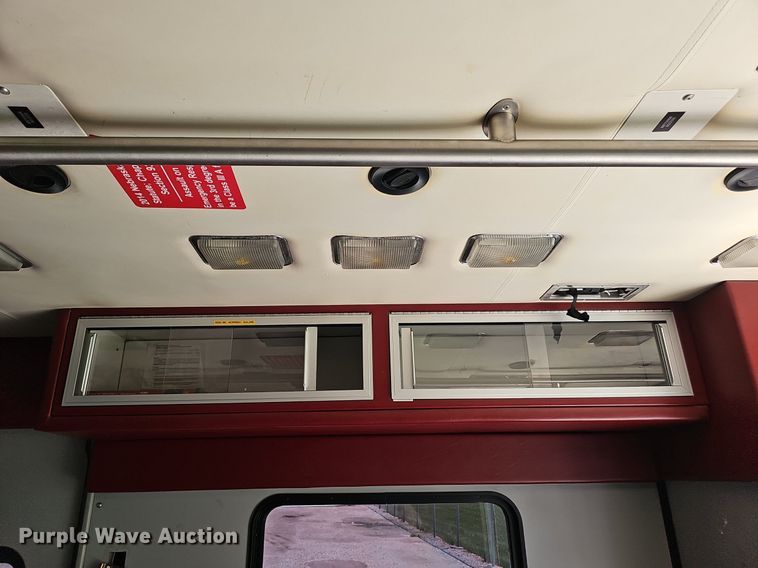 image for item DP6445 2000 Ford E450 ambulance