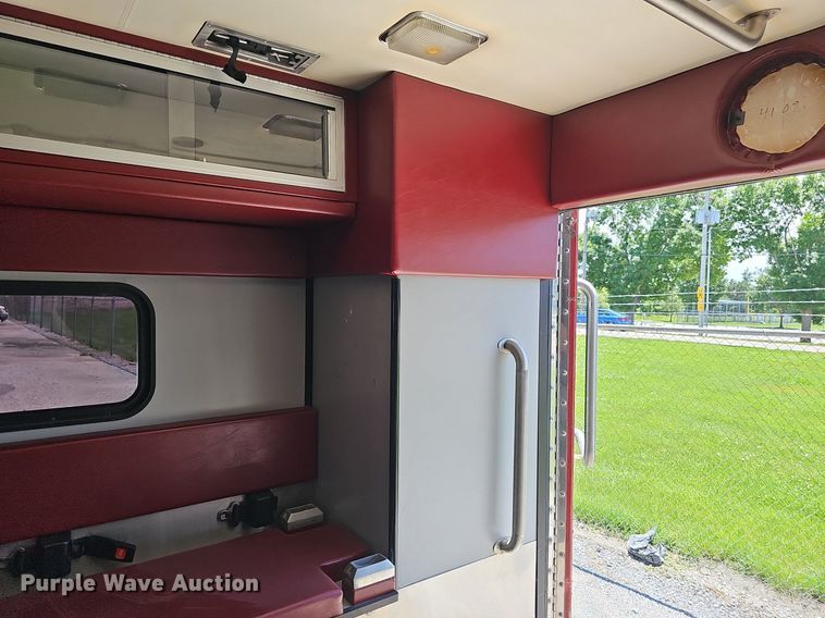 image for item DP6445 2000 Ford E450 ambulance