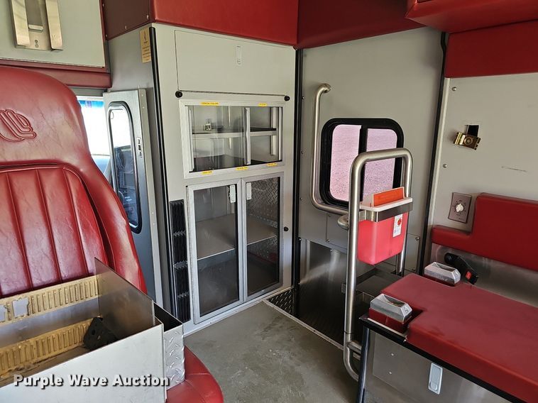 image for item DP6445 2000 Ford E450 ambulance