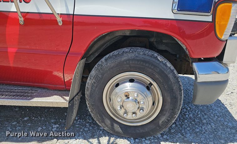 image for item DP6445 2000 Ford E450 ambulance
