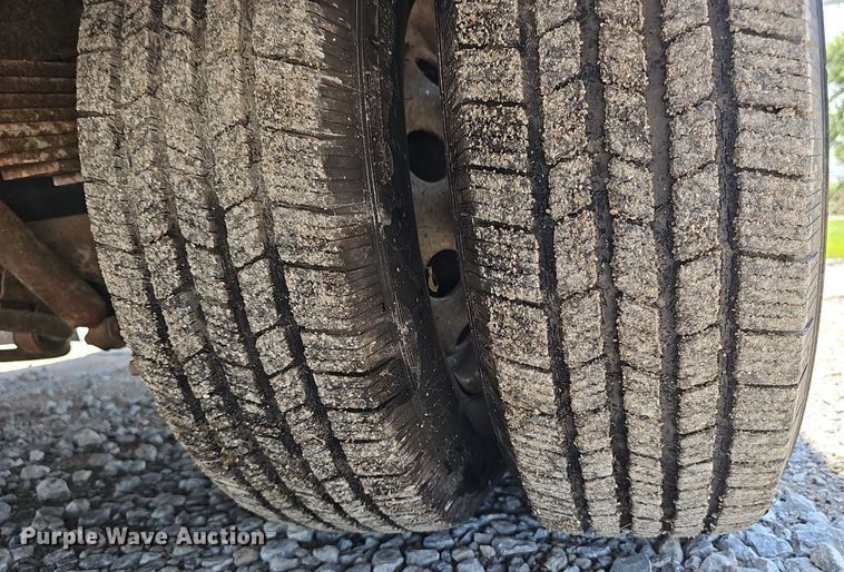 image for item DP6445 2000 Ford E450 ambulance