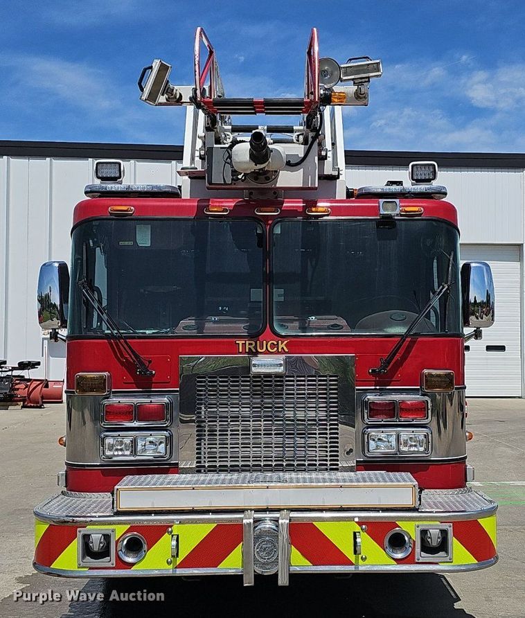 image for item DP6446 2002 Spartan Gladiator FF ladder fire truck