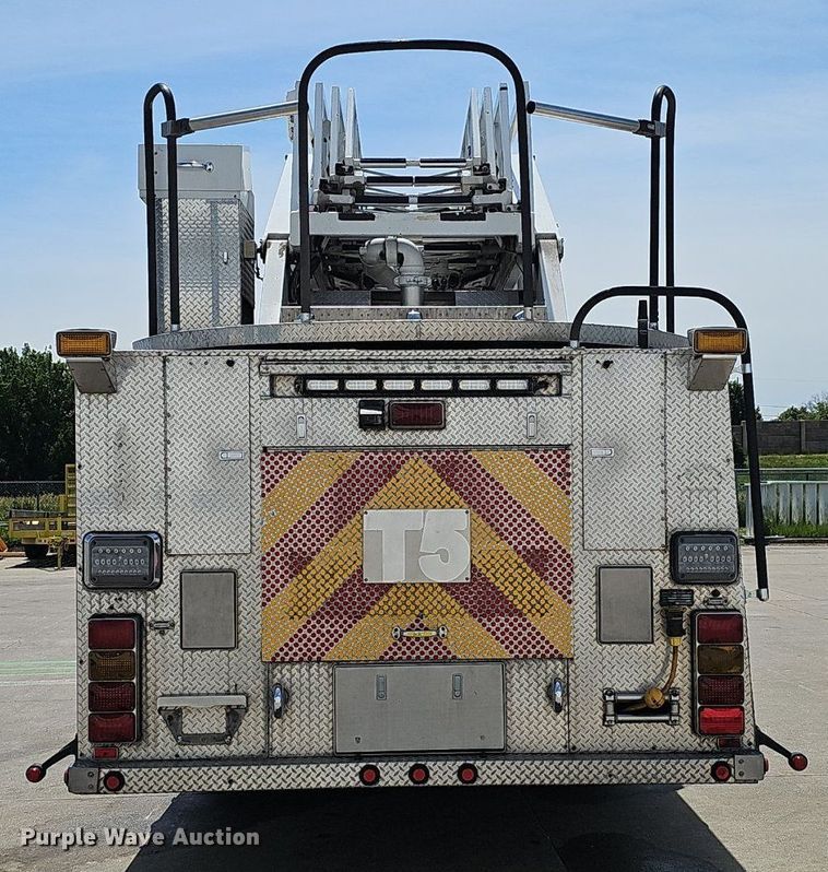 image for item DP6446 2002 Spartan Gladiator FF ladder fire truck