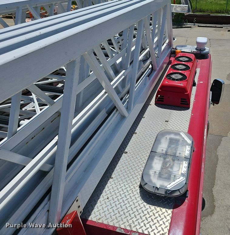 image for item DP6446 2002 Spartan Gladiator FF ladder fire truck