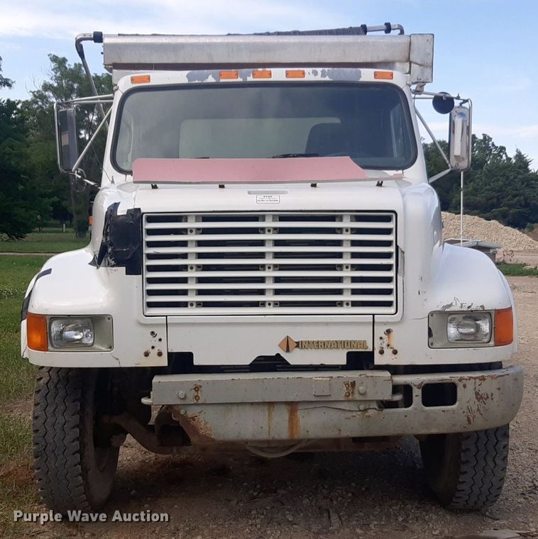 image for item DQ7119 1993 International  4900 dump truck