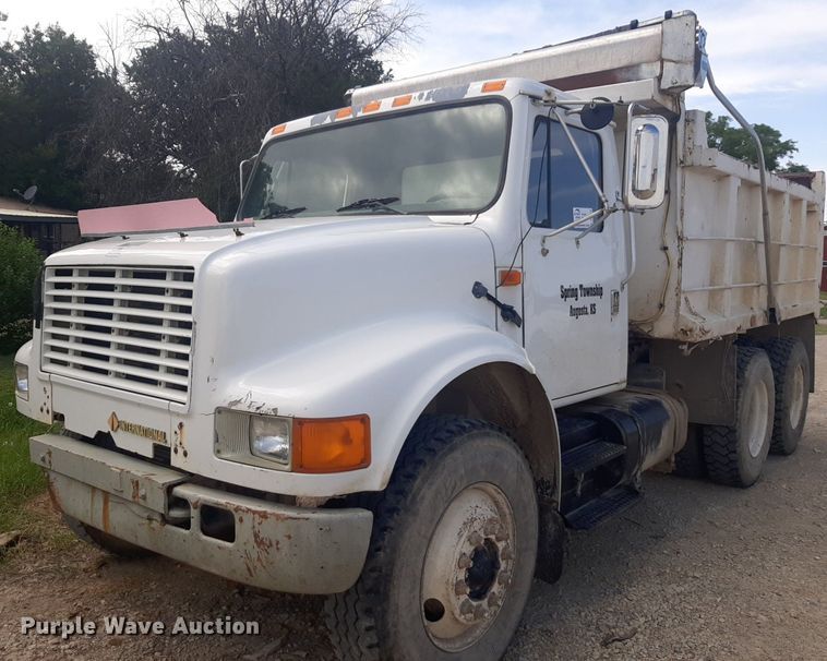 image for item DQ7119 1993 International  4900 dump truck