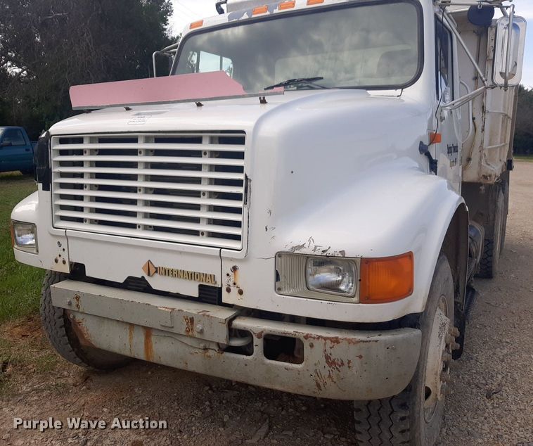 image for item DQ7119 1993 International  4900 dump truck