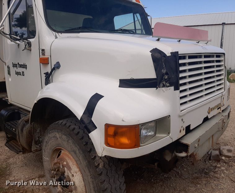 image for item DQ7119 1993 International  4900 dump truck