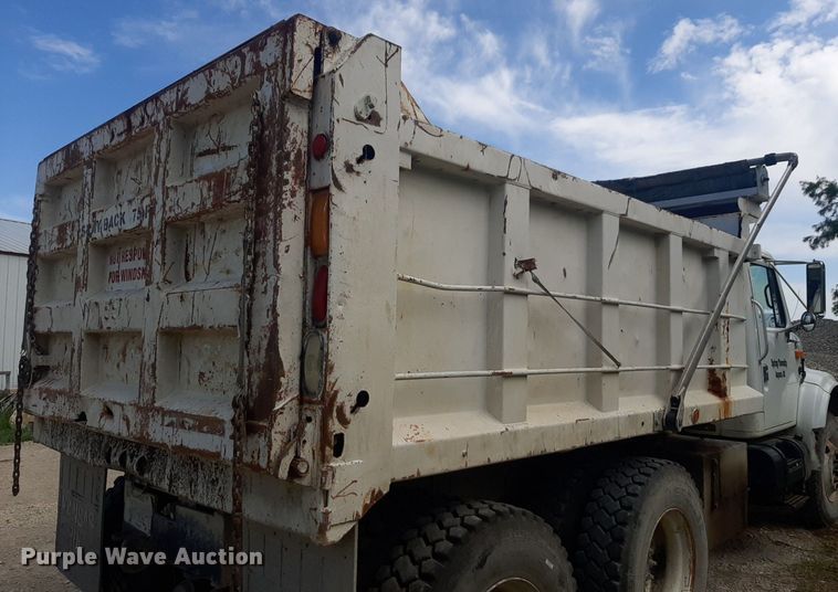 image for item DQ7119 1993 International  4900 dump truck