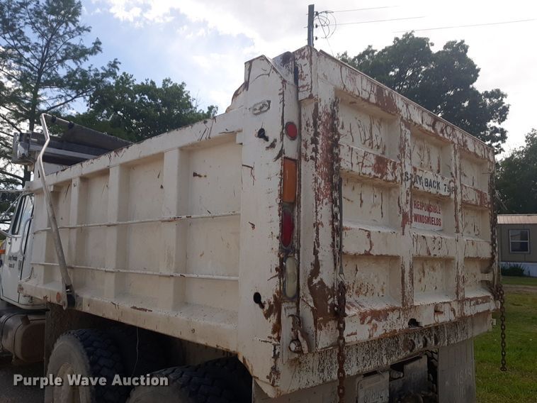 image for item DQ7119 1993 International  4900 dump truck