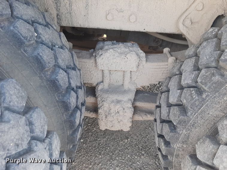 image for item DQ7119 1993 International  4900 dump truck