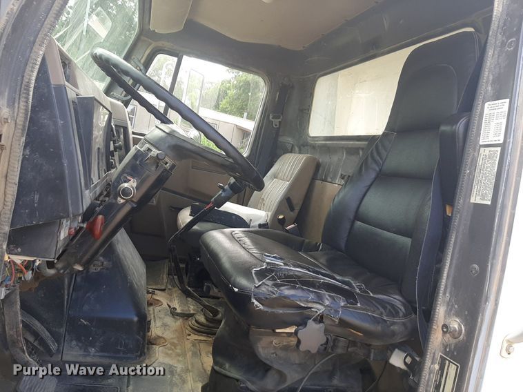 image for item DQ7119 1993 International  4900 dump truck