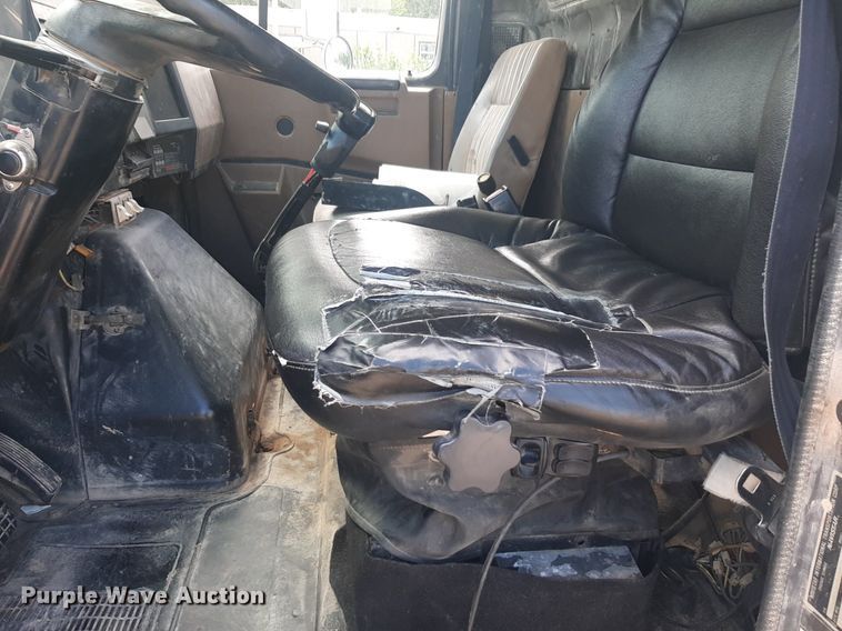 image for item DQ7119 1993 International  4900 dump truck