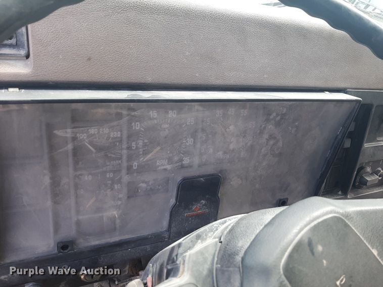 image for item DQ7119 1993 International  4900 dump truck