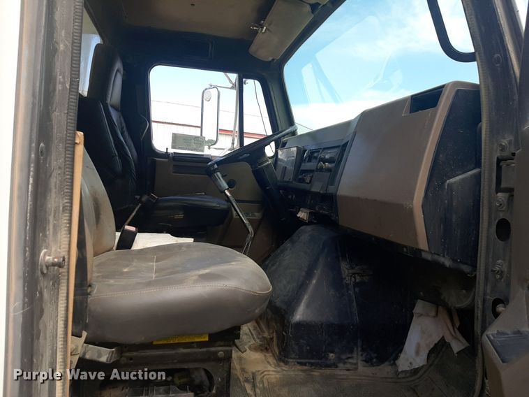 image for item DQ7119 1993 International  4900 dump truck