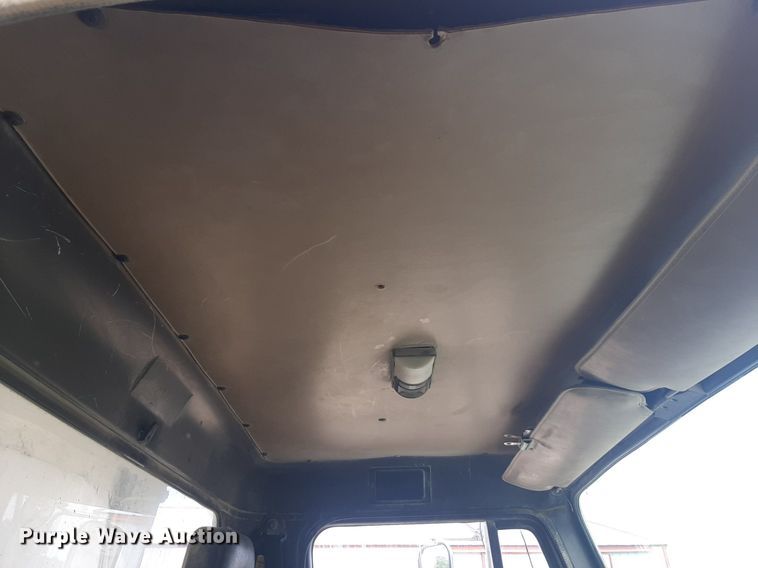 image for item DQ7119 1993 International  4900 dump truck