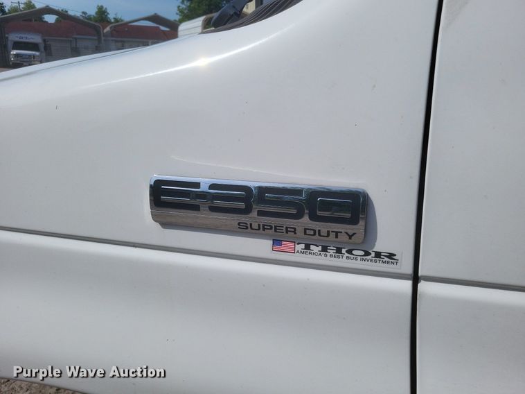 image for item DR4782 2008 Ford  E350 Super Duty shuttle bus