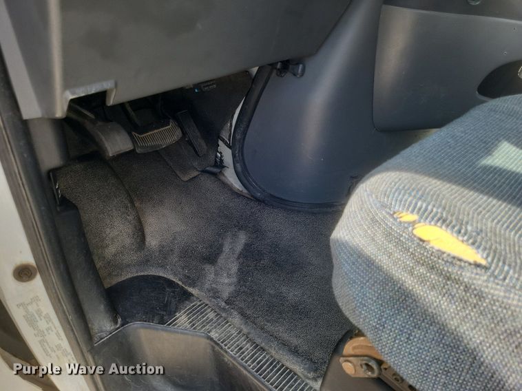 image for item DR4782 2008 Ford  E350 Super Duty shuttle bus