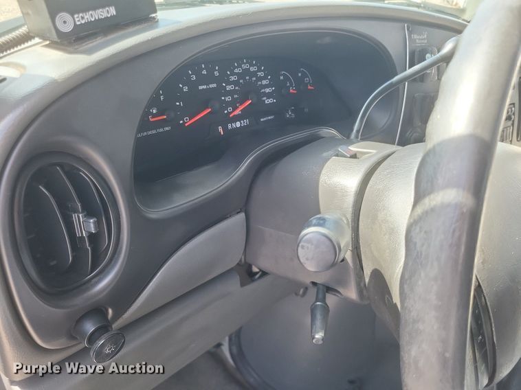 image for item DR4782 2008 Ford  E350 Super Duty shuttle bus