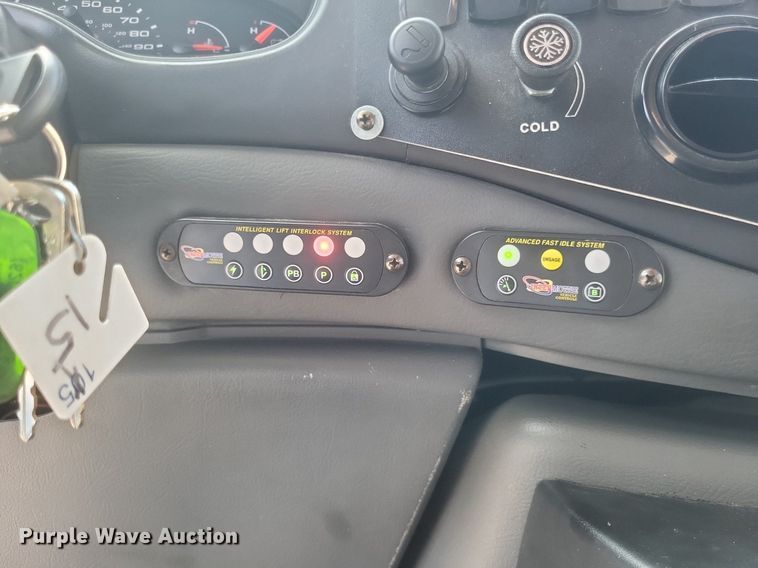 image for item DR4782 2008 Ford  E350 Super Duty shuttle bus