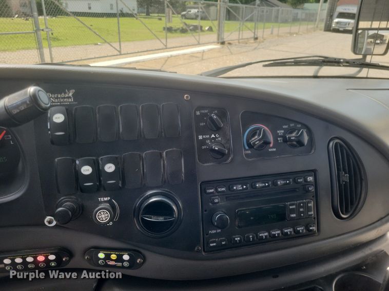 image for item DR4782 2008 Ford  E350 Super Duty shuttle bus
