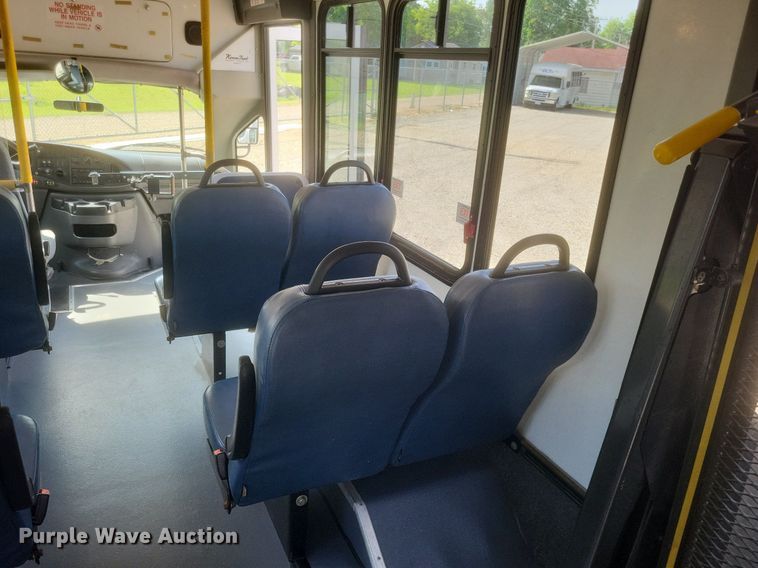 image for item DR4782 2008 Ford  E350 Super Duty shuttle bus