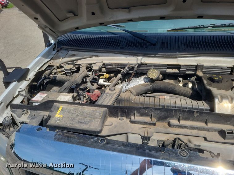 image for item DR4782 2008 Ford  E350 Super Duty shuttle bus