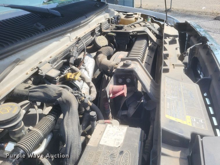 image for item DR4782 2008 Ford  E350 Super Duty shuttle bus