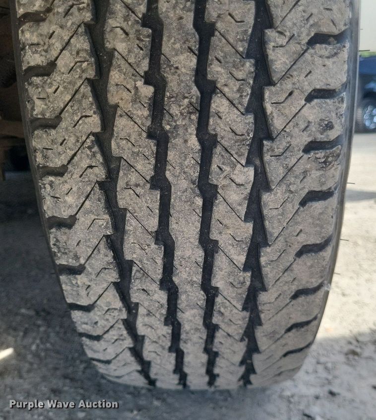 image for item DR4782 2008 Ford  E350 Super Duty shuttle bus