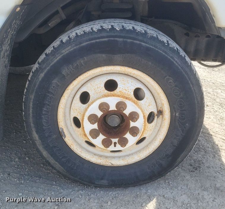 image for item DR4782 2008 Ford  E350 Super Duty shuttle bus