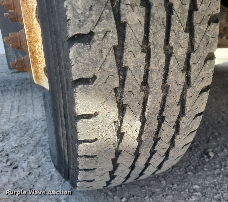 image for item DR4782 2008 Ford  E350 Super Duty shuttle bus