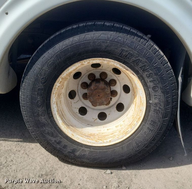 image for item DR4782 2008 Ford  E350 Super Duty shuttle bus