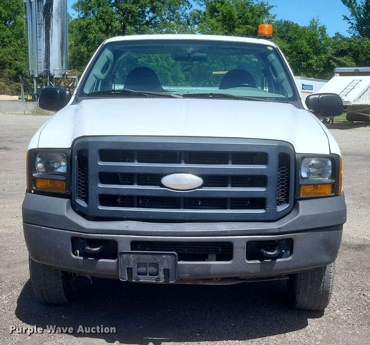 image for item DR4800 2006 Ford  F250 Super Duty XL  pickup truck