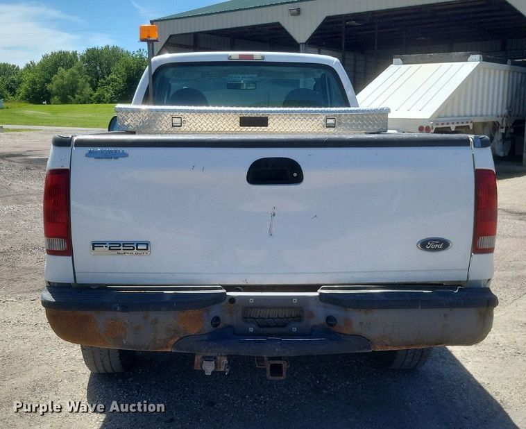 image for item DR4800 2006 Ford  F250 Super Duty XL  pickup truck