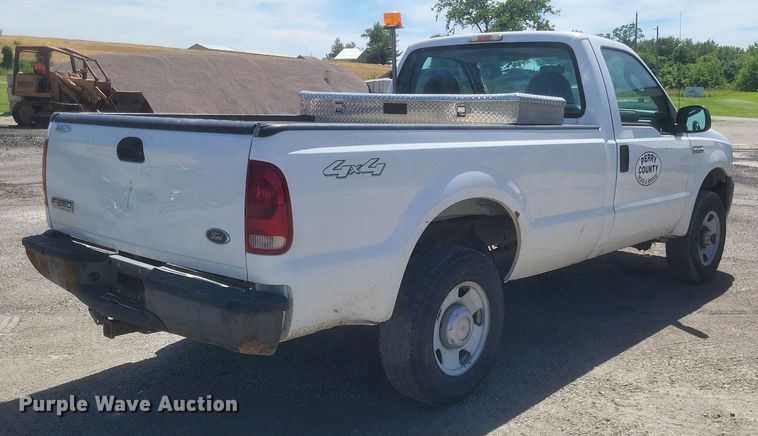 image for item DR4800 2006 Ford  F250 Super Duty XL  pickup truck