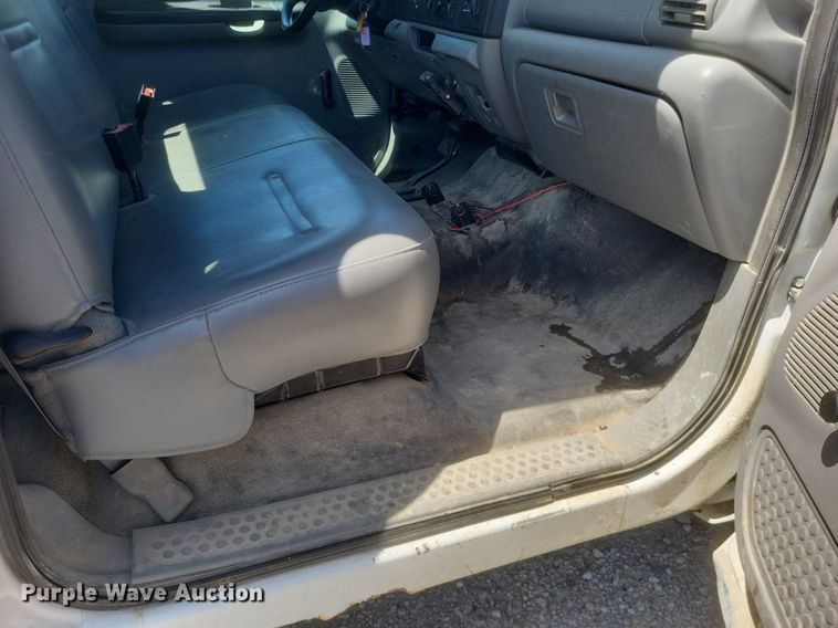 image for item DR4800 2006 Ford  F250 Super Duty XL  pickup truck