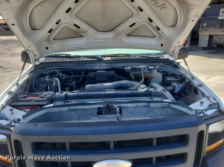 image for item DR4800 2006 Ford  F250 Super Duty XL  pickup truck