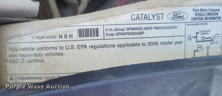 image for item DR4800 2006 Ford  F250 Super Duty XL  pickup truck