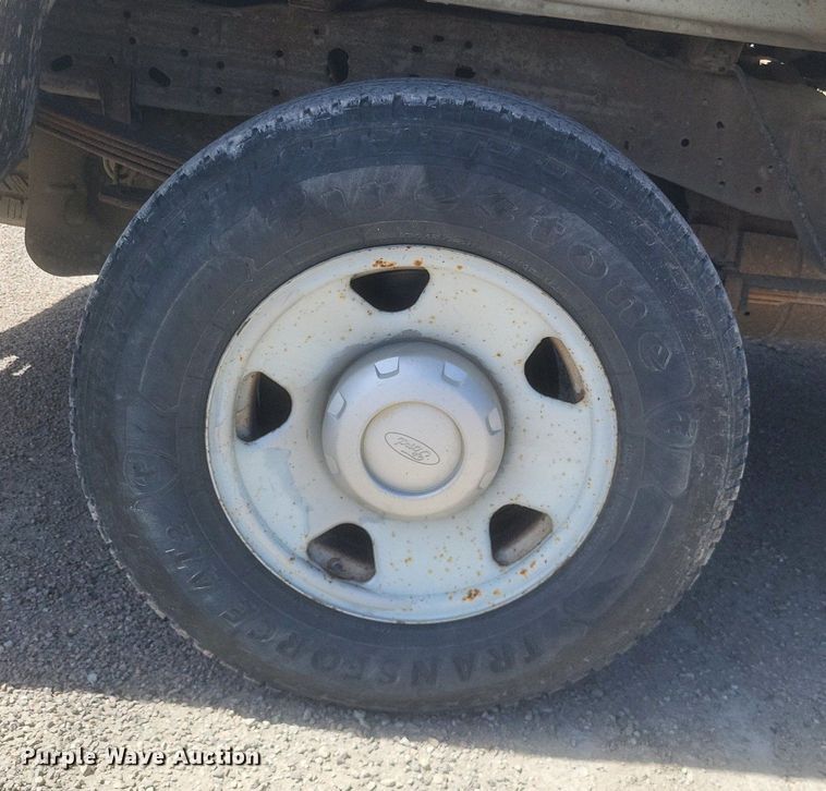 image for item DR4800 2006 Ford  F250 Super Duty XL  pickup truck