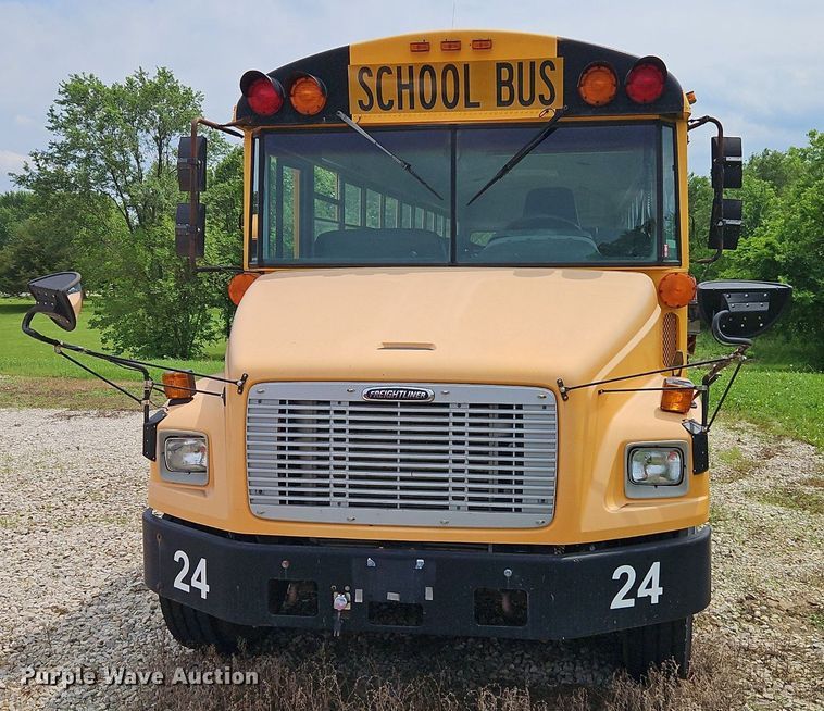 image for item DR8621 2001 Thomas school bus