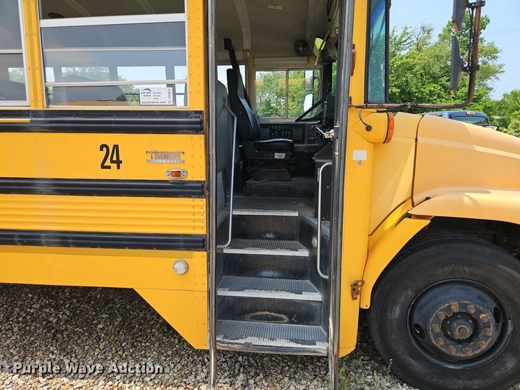image for item DR8621 2001 Thomas school bus