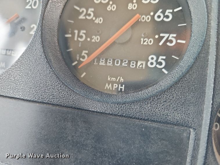 image for item DR8621 2001 Thomas school bus