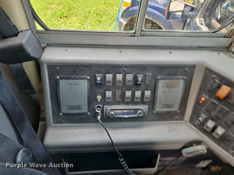 image for item DR8621 2001 Thomas school bus