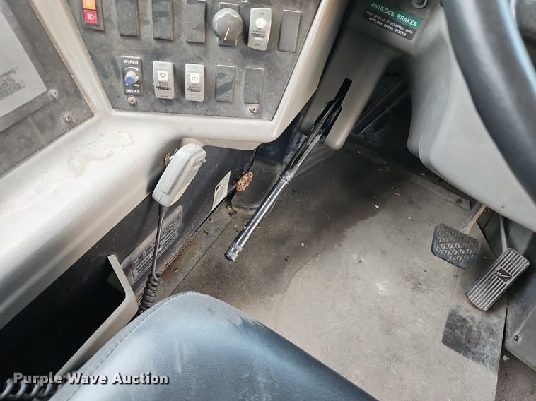 image for item DR8621 2001 Thomas school bus