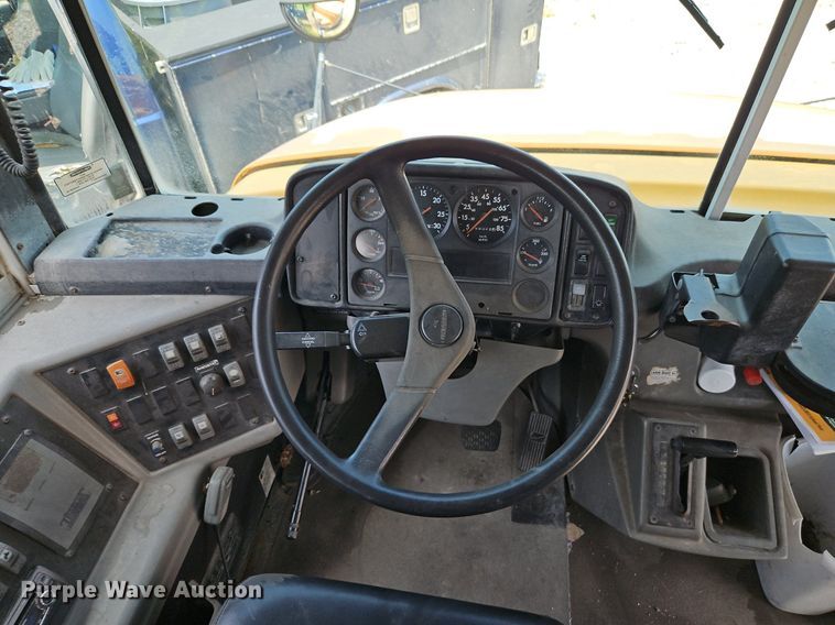 image for item DR8621 2001 Thomas school bus