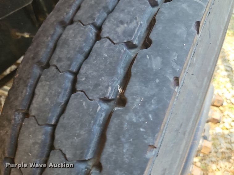 image for item DR8621 2001 Thomas school bus